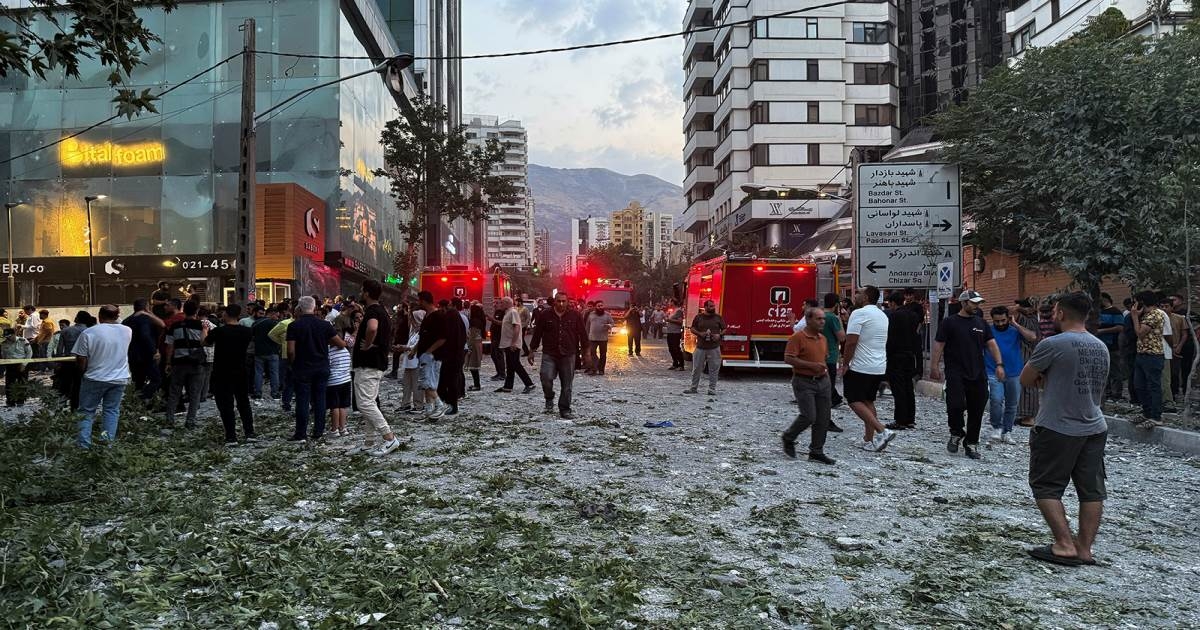 إسرائيل تضرب إيران.. ونتنياهو: الضربات الأولى ناجحة جداً