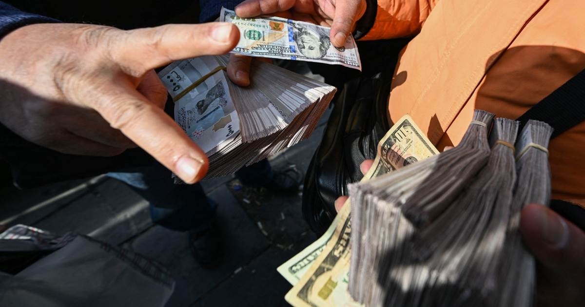 الليرة السورية ترتفع 5% بعد رفع العقوبات الأميركية