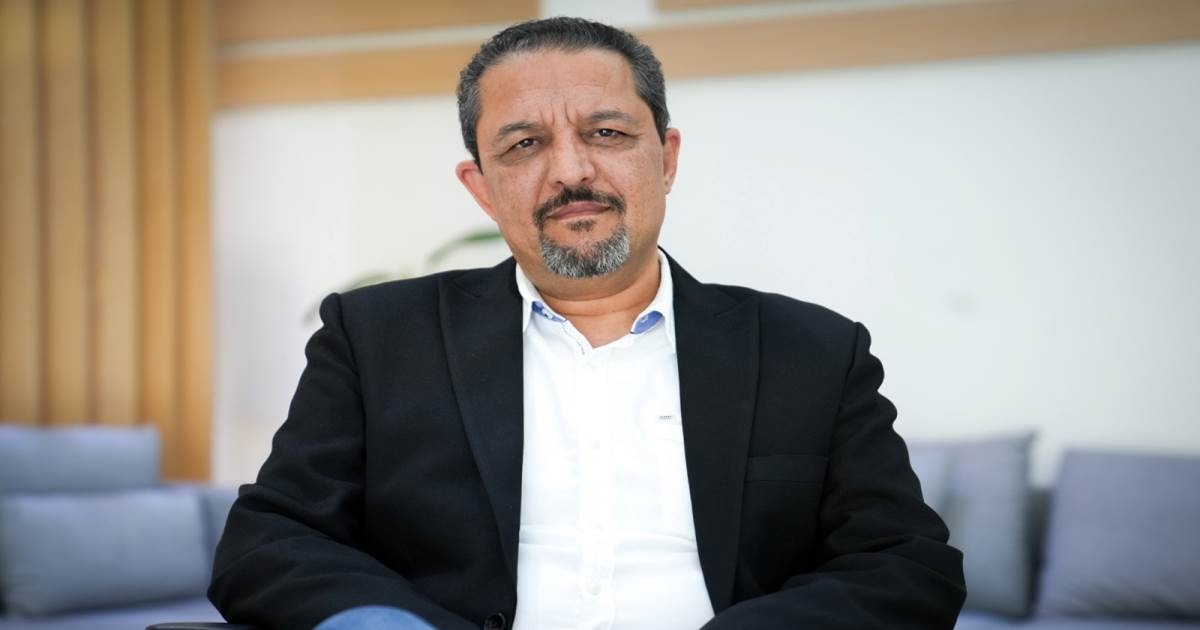 "شرفة آدم" لحسين جلعاد... تأملات في الوجود والأدب