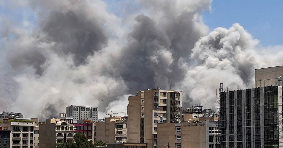 إسرائيل وإيران: 3 قتلى إسرائيليين..وتبادل ضربات قبل وقف الحرب