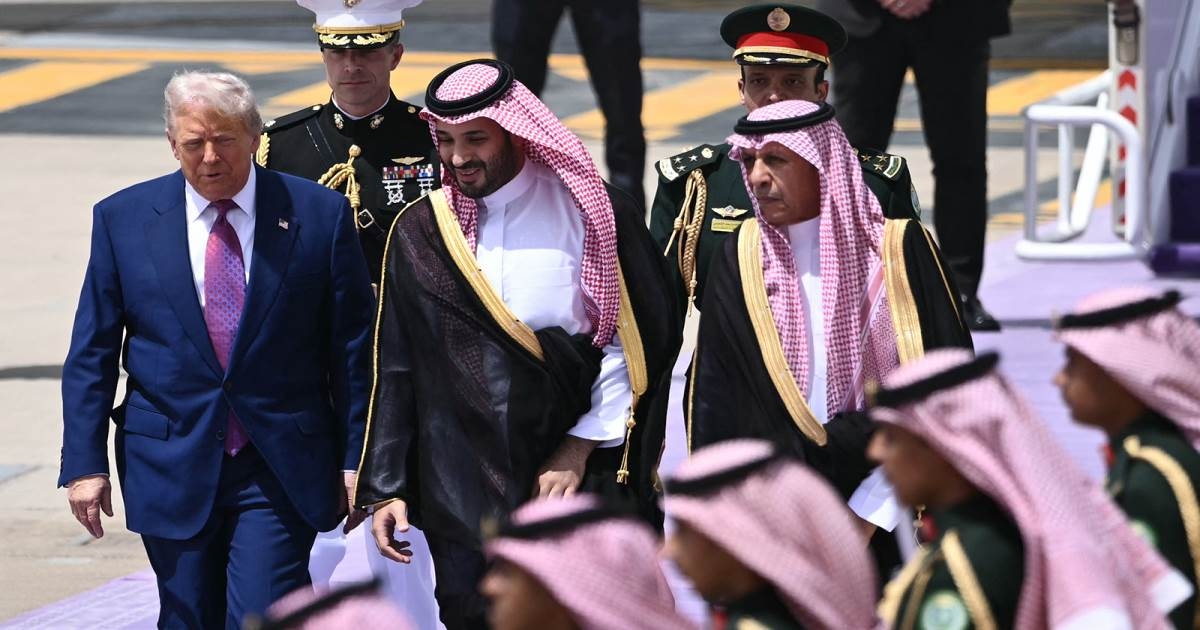 ترامب يصل السعودية في زيارة تركز على الاتفاقيات التجارية