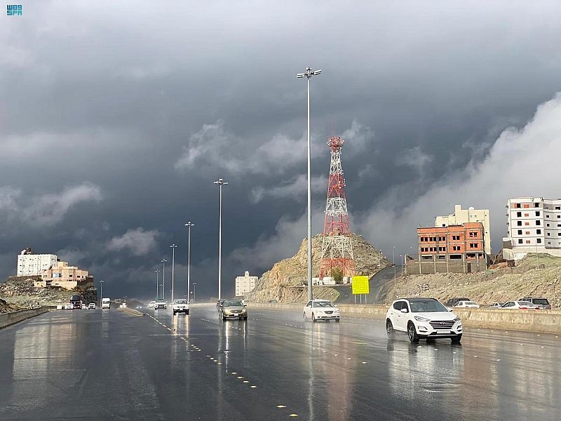 مكة المكرمة الأعلى هطولًا للأمطار اليوم بـ17.6 ملم