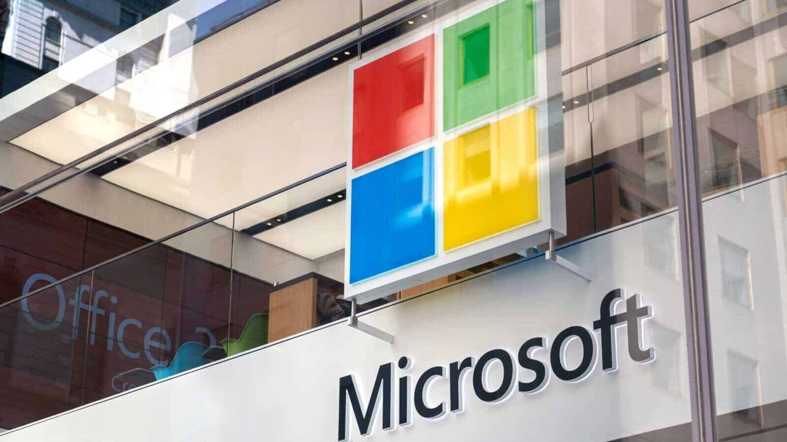 مايكروسوفت تعتزم تسريح 4% من موظفيها