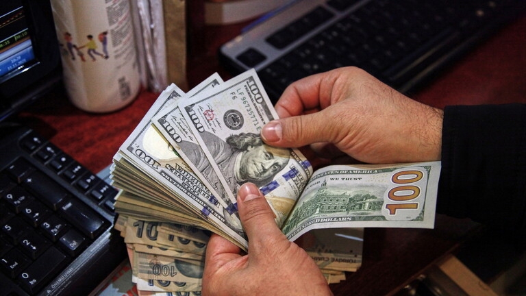 الدولار يرتفع وسط تصاعد التوترات في منطقة الشرق الأوسط
