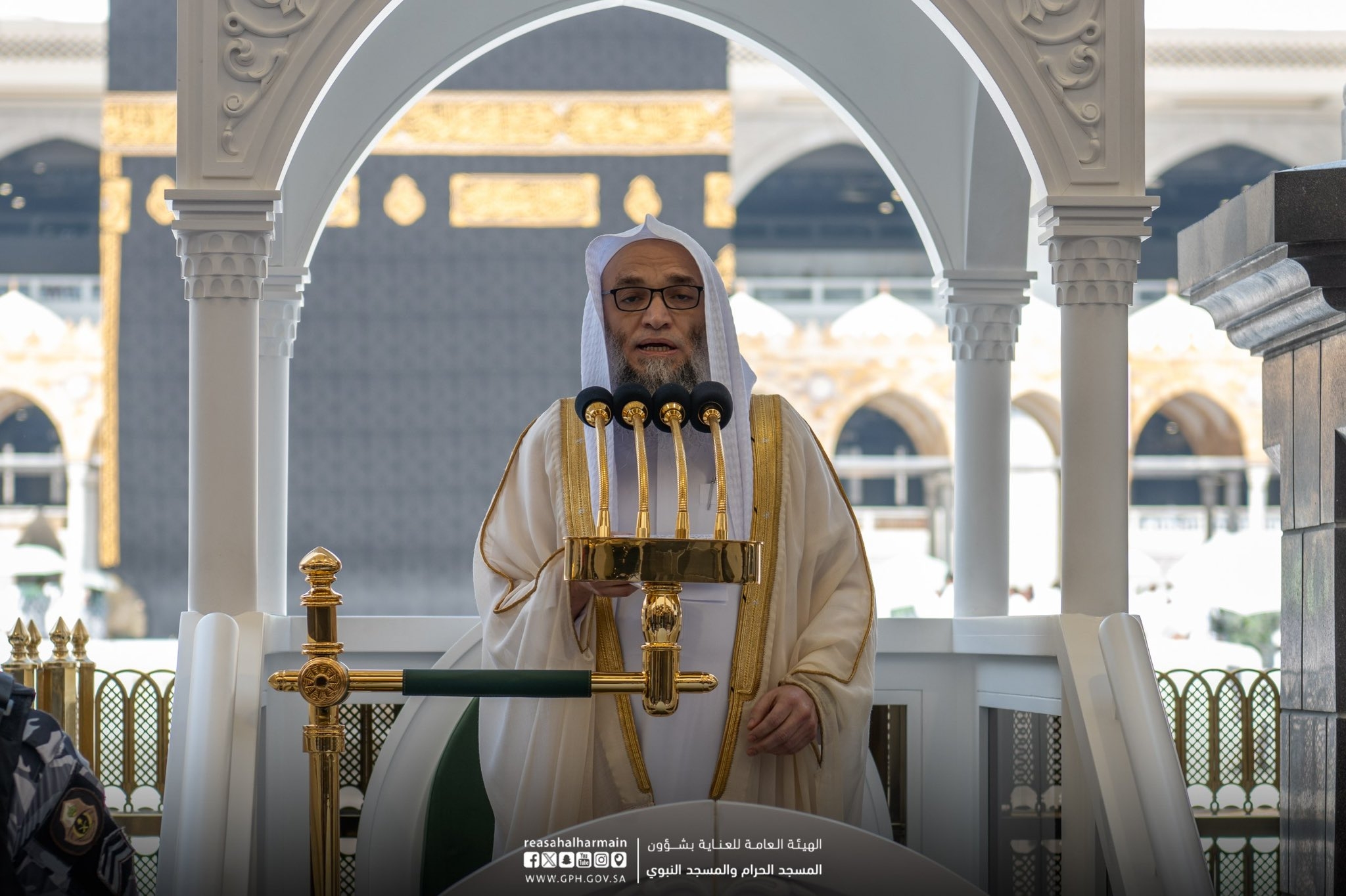خطيب المسجد الحرام: أقبلوا على ربكم واضربوا لكم بسهم في كل مجال خير تستطيعونه