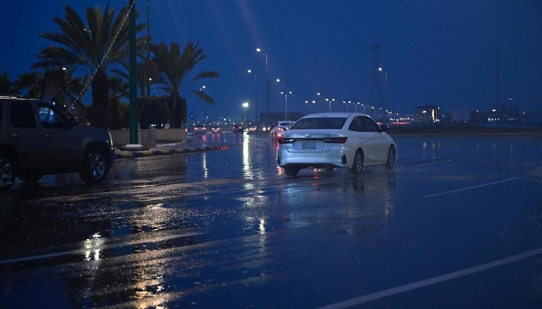 ضخة الرطوبة ينذر بأمطار غزيرة على مصايف السعودية
