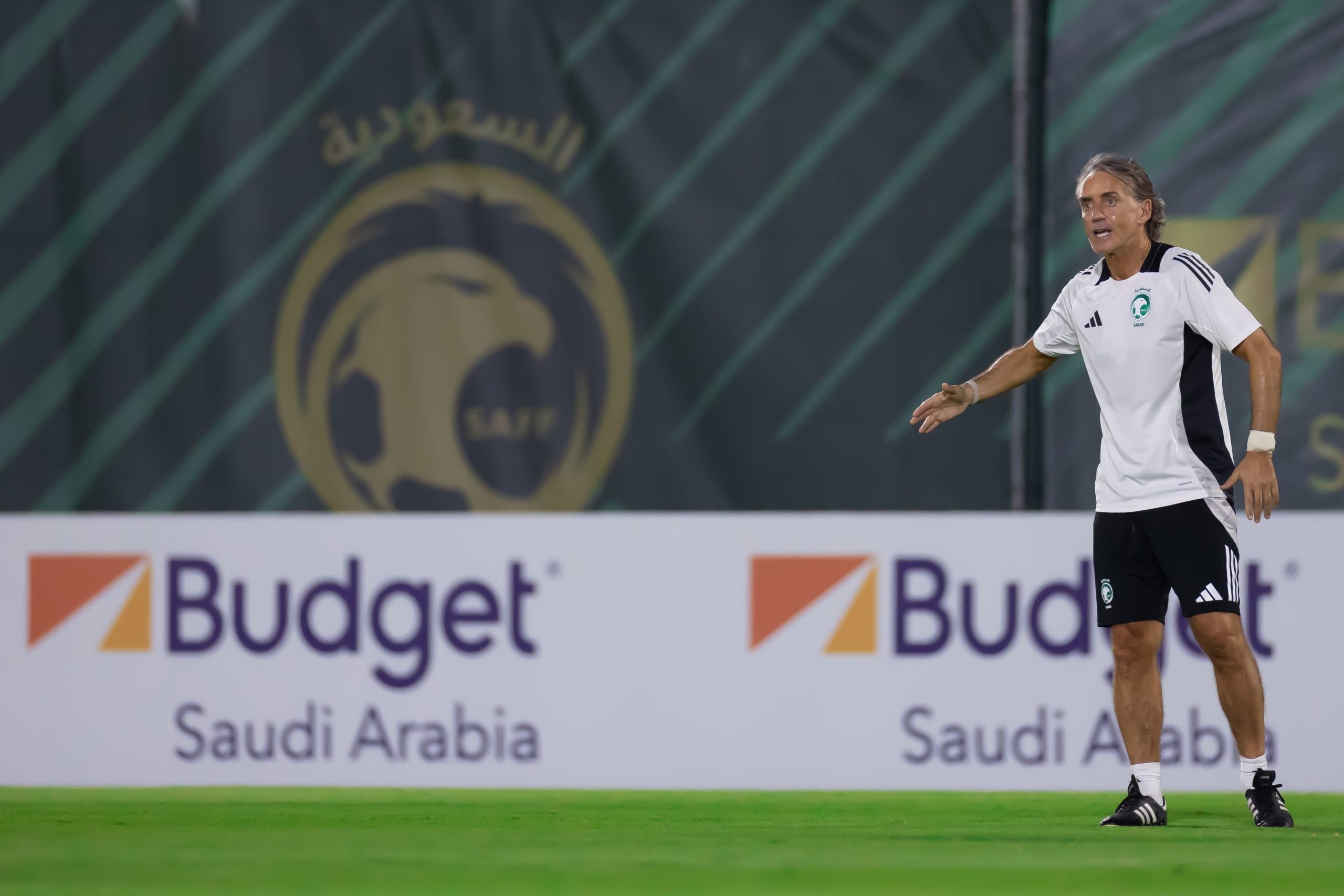 مانشيني يقترب من تدريب يوفنتوس