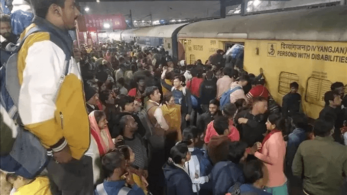مصرع ما لا يقل عن 15 شخصًا إثر حادث تدافع بالهند