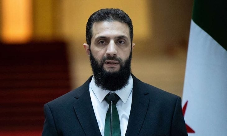 'الأرض تهتز تحت أقدام الشرع'.. هل بدأت إسرائيل تأخذ صفة 'شريكة في إدارة الدولة'؟