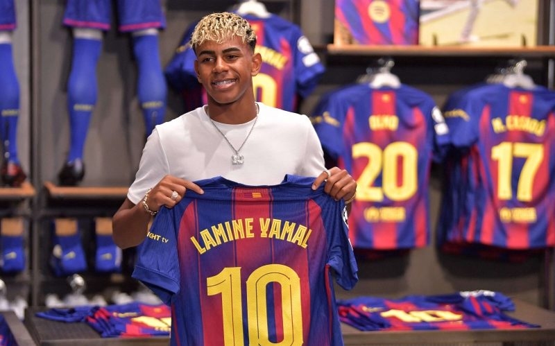 لامين يامال أفضل لاعب في العالم في استفتاء صحيفة 'ماركا'