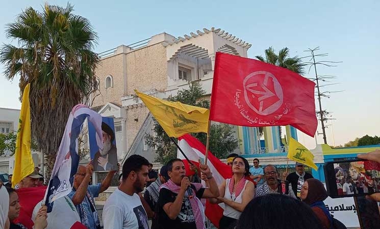 تونسيون يحتجون أمام السفارة اللبنانية ضد نزع سلاح 'حزب الله'- (شاهد)