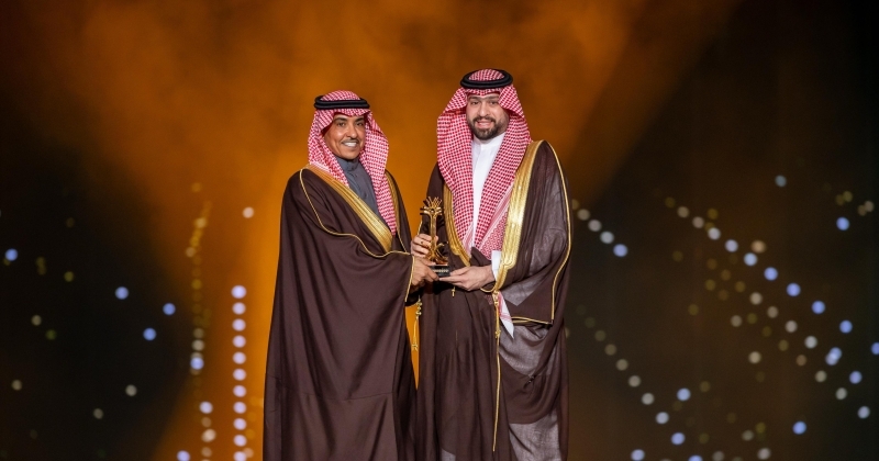 وزير الإعلام السعودي يكرّم «موسم الرياض»