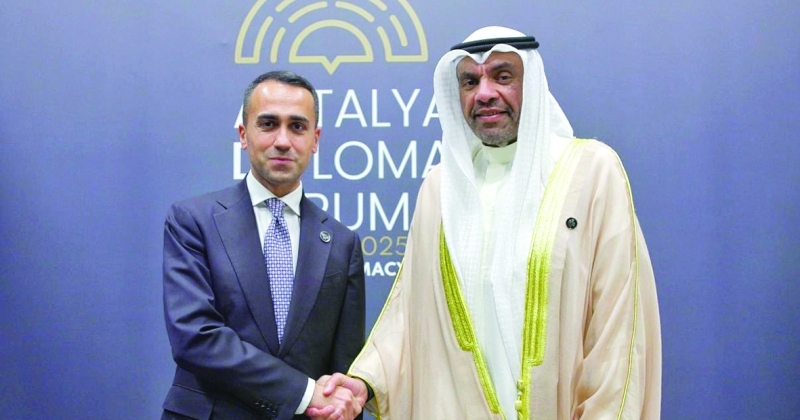 ممثل ولي العهد بحث المستجدات... مع وزراء خارجية وشخصيات