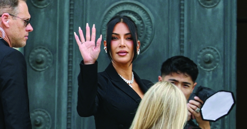 كيم كارداشيان تبكي !