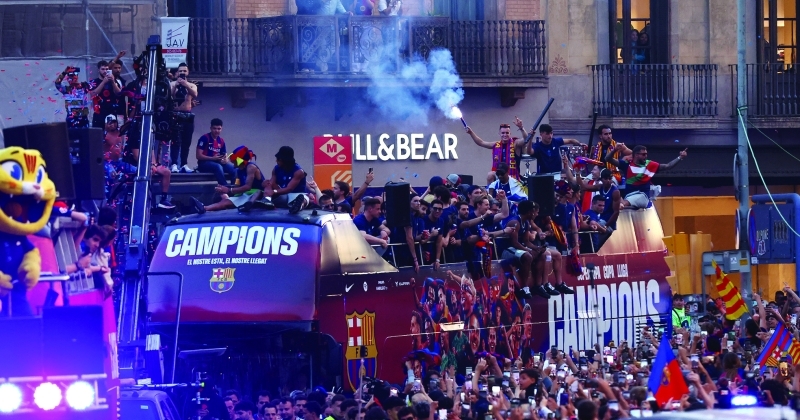 برشلونة يحتفل باللقب أمام فياريال