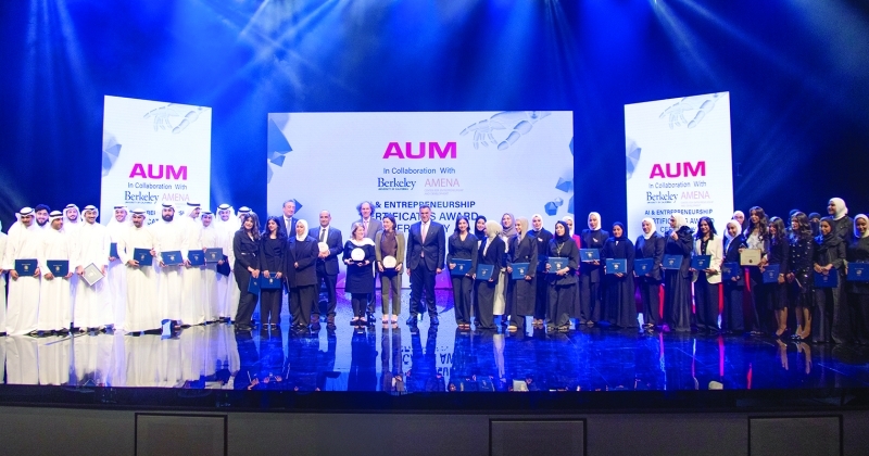 AUM تحتفل بتوزيع شهادات برنامج الذكاء الاصطناعي وريادة الأعمال من جامعة كاليفورنيا