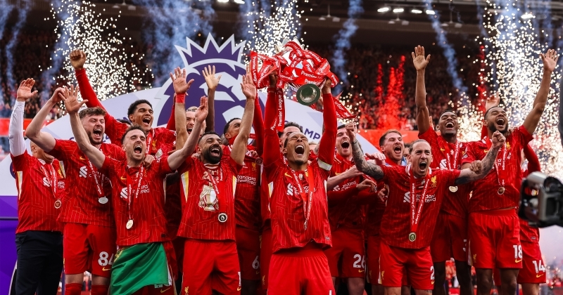 ليفربول.. متوّجاً
