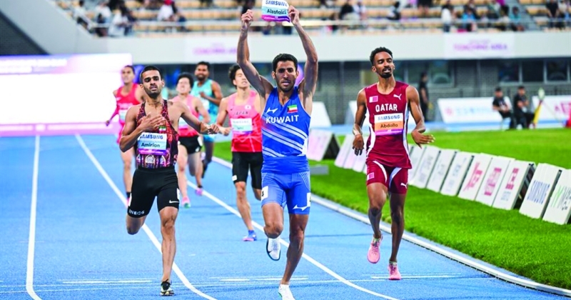 المطيري يشيد بإنجاز العداء الظفيري