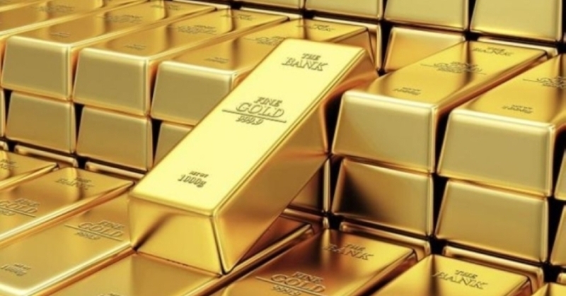 الذهب يرتفع في ظل تراجع الدولار وتهديد ترامب بفرض رسوم جمركية جديدة