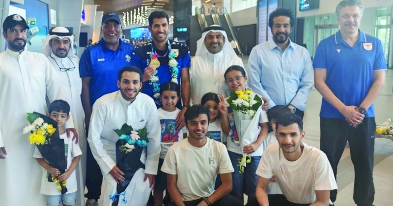 استقبال بسيط للبطل الظفيري