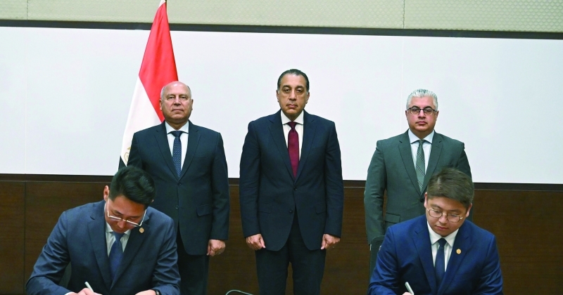 مصر تُوقّع عقداً لإنتاج مُستلزمات الطاقة الشمسية... بـ 200 مليون دولار