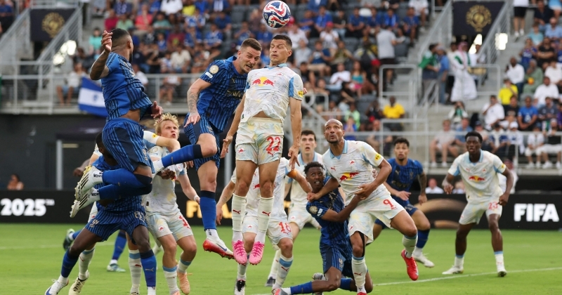 الهلال يتعادل سلبيا مع سالزبورغ في كأس العالم للأندية