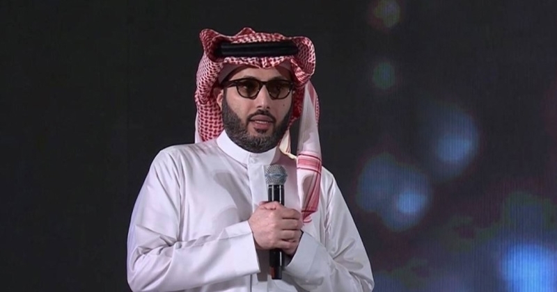 آل الشيخ: بدء بيع تذاكر النزال على لقب بطولة العالم الموحدة للوزن فوق المتوسط.. الجمعة