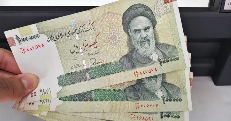 إيران تدرس إزالة 4 أصفار من عملتها الوطنية
