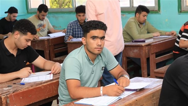 من يؤدي امتحانات الثانوية العامة 2025 بالنظام القديم؟ التعليم تجيب