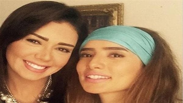 تصريح ساخن من زينة عن رانيا يوسف يشعل مواقع التواصل الاجتماعي.. ما القصة؟