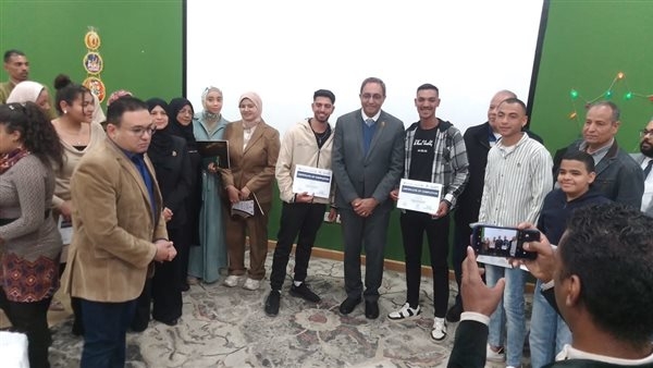أمسية رمضانية احتفالًا بالعيد القومى في مكتبة قنا