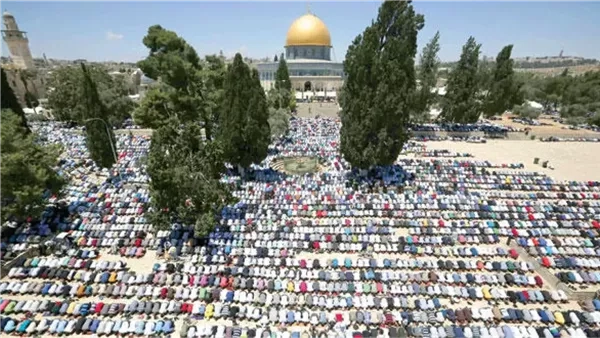 40 ألفاً أدوا صلاة الجمعة في الأقصى رغم تضييق إسرائيل