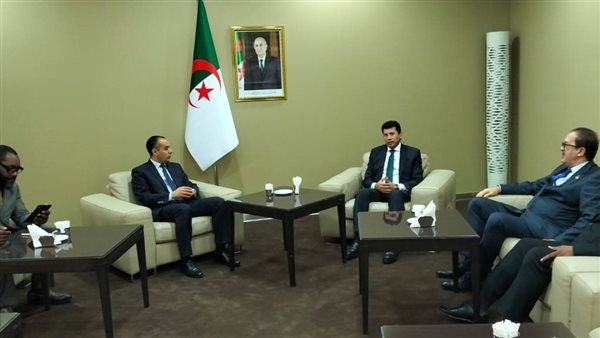 وزير الرياضة يبحث مع نظيره الجزائري تعزيز سُبل التعاون الثنائي المشترك