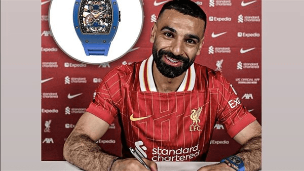 ساعة محمد صلاح "النادرة" تلفت الأنظار.. يرتديها المشاهير العالميين