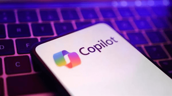 سخط متزايد بين مستخدمي ويندوز تجاه برنامج Copilot