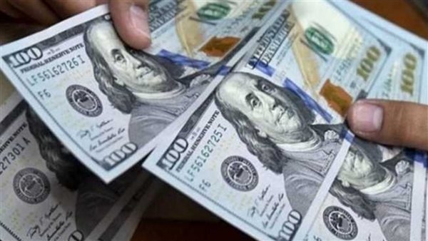 خبير اقتصادي يكشف سبب انخفاض سعر الدولار أمام الجنيه المصري (فيديو(