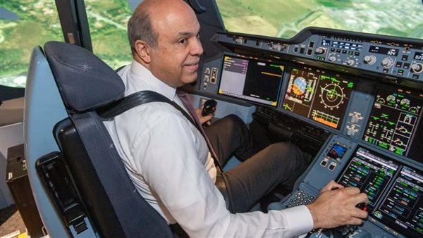 وزير الطيران المدني ورئيس القابضة لمصر للطيران يزوران المقر الرئيسي لشركة إيرباص بفرنسا