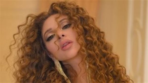 ميريام فارس تتألق بالذهبي من توقيع جان بيار خوري