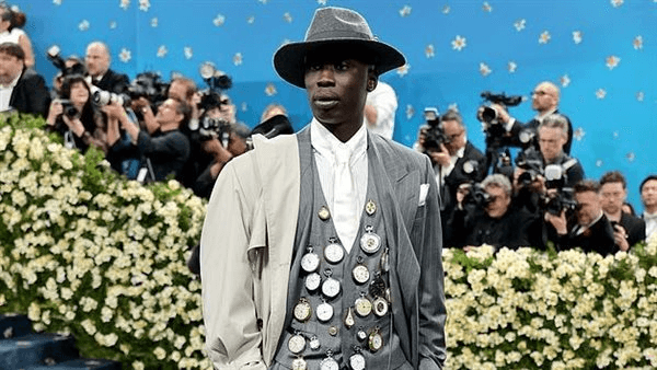 162 مليون متابع لم يشفعوا له.. خابي لامي يُغادر أمريكا بعد احتجازه