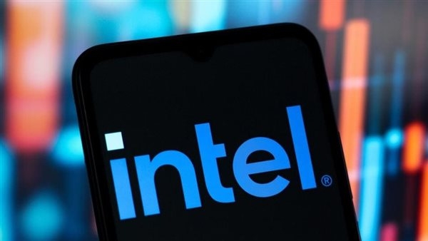 إنتل تراهن على تقنية 18A لمنافسة TSMC في سباق رقائق 2 نانومتر