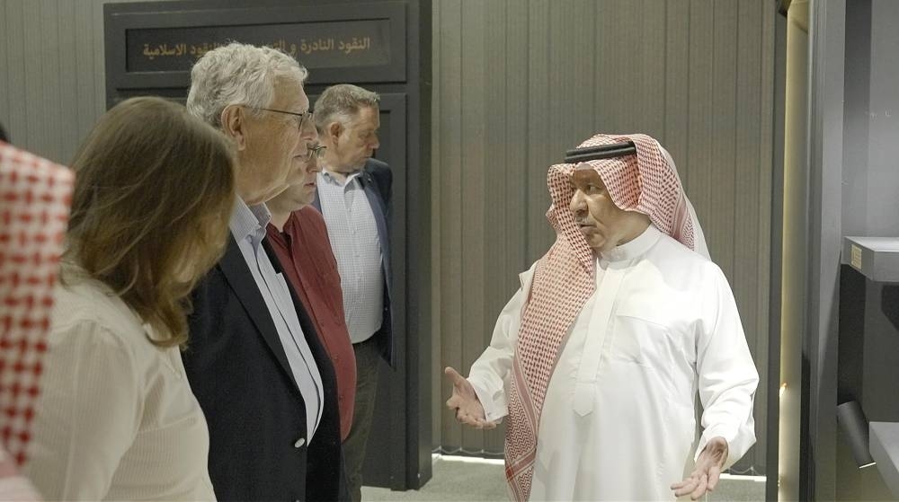 وفد رسل السلام يزور مكتبة الملك عبدالعزيز العامة
