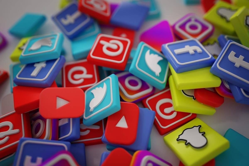 WhatsApp يضرب سوق Snap وTikTok