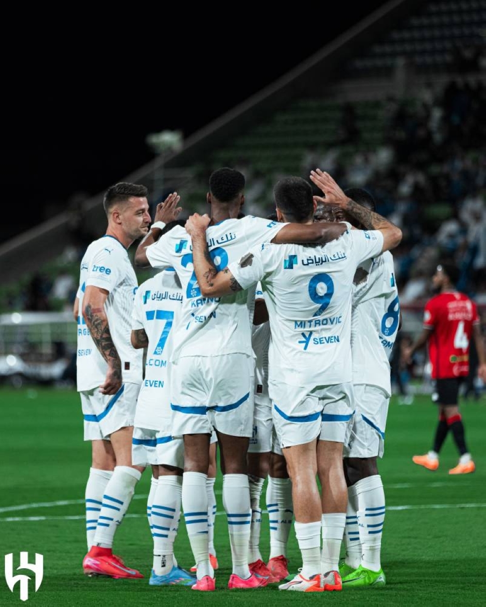 هل تنقذ الإعارات عالمية الهلال