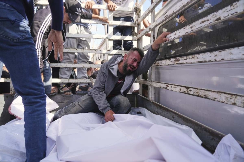 مجازر في غزة والاحتلال يطلق النار على وفد دبلوماسي