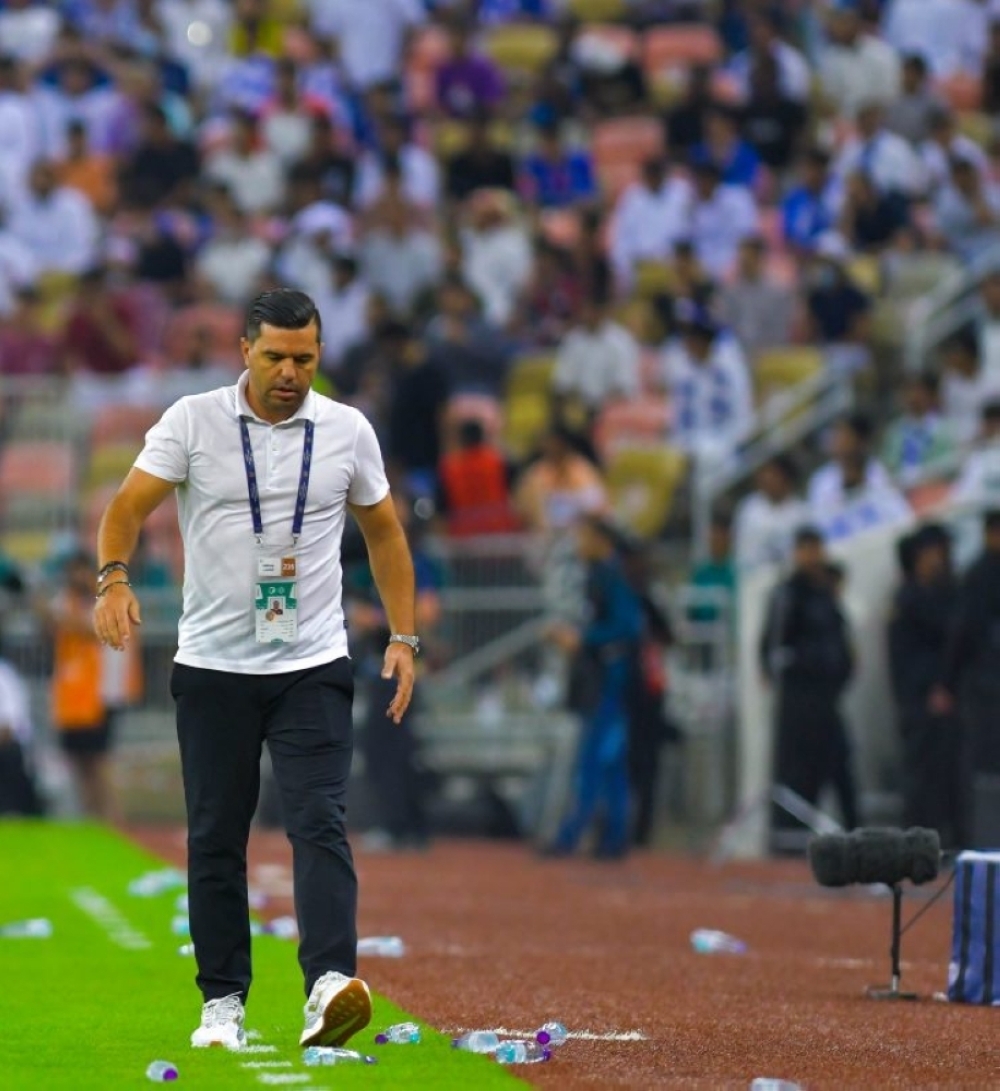 مليون يعيد مدرب الاتحاد