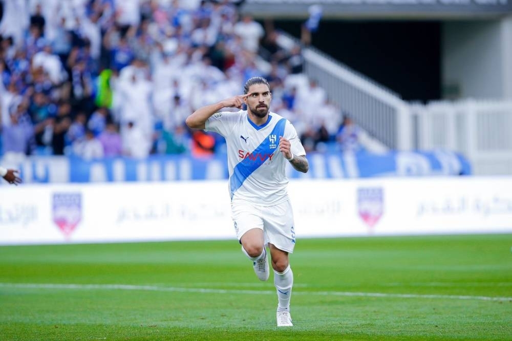 المحور معضلة الهلال قبل المونديال