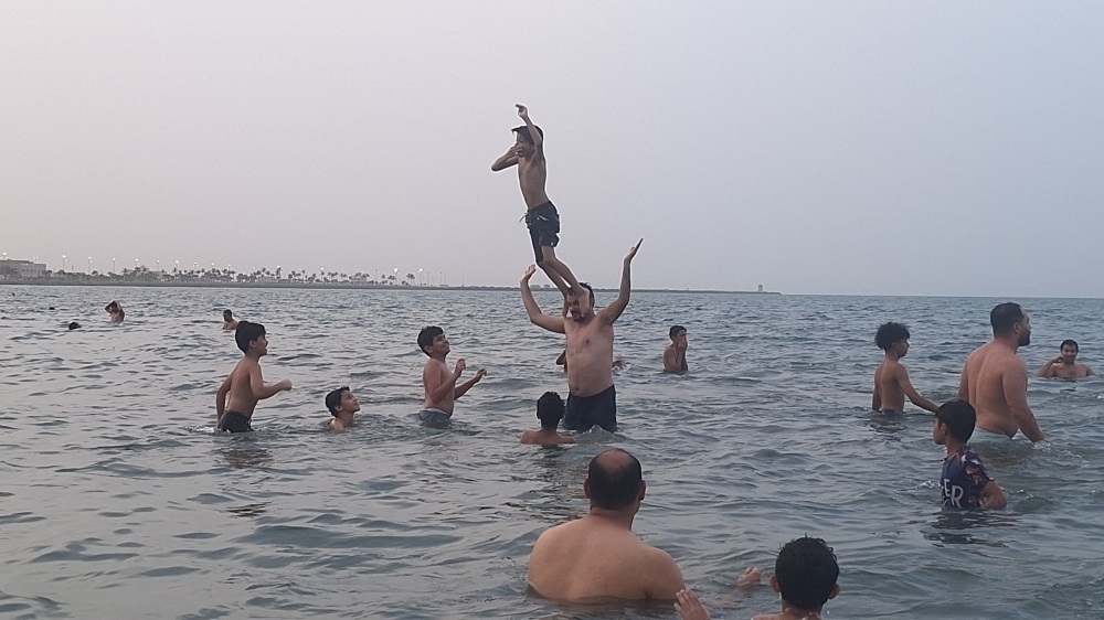 شواطئ جازان مقصد ومتنفس للأهالي والزوار