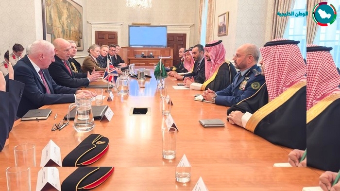 وزير الدفاع السعودي يبحث مع نظيره البريطاني المستجدات الإقليمية والدولية