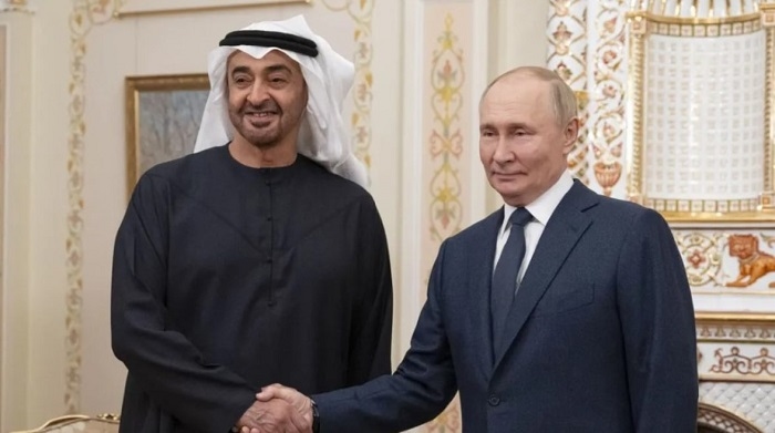 الرئيس الإماراتي يبدأ زيارة إلى موسكو يلتقي خلالها بوتين