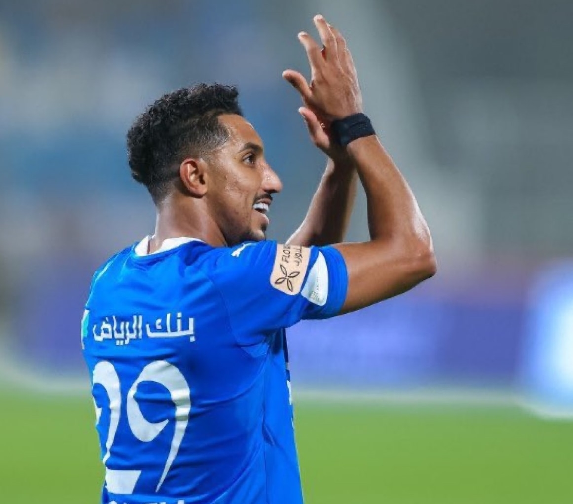 ‫خالد القحطاني: الدوسري ضحى بعروض زيادة 80% عن عرض الهلال ‬